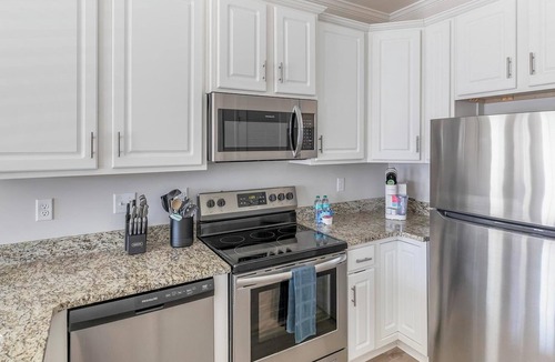 Huntsville Apartment | Landing | Amazing 1BD, Gym, Pool
