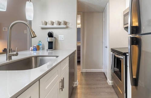 North Arlington Apartment | Landing Apartments Near AT&T Stadium & Six Flags
