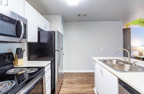 Tallahassee Apartment | Landing | Beautiful 2BD, Gym, Clubhouse