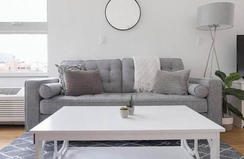 Cherry Creek Apartment | Landing | Beautiful Studio, Clubhouse