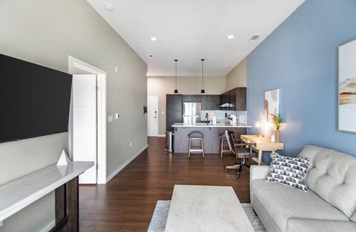 Springfield Apartment | Landing | Incredible 1BD, Rooftop Lounge, Gym