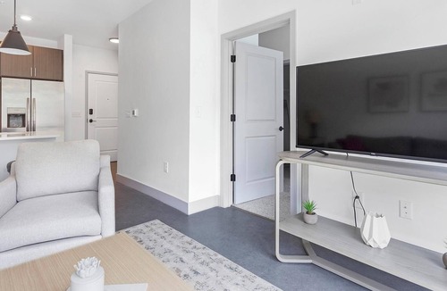 Richmond Apartment | Landing | Spectacular 1BD, Clubhouse, Pool