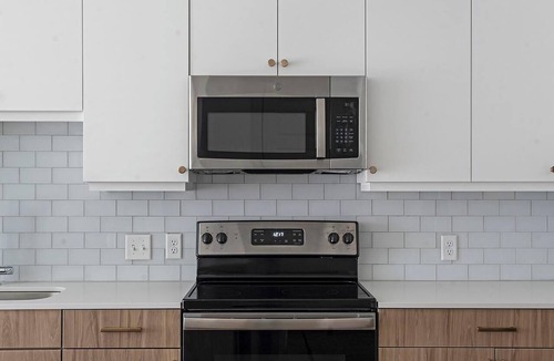Austin Apartment | Landing | Spectacular 1BD, Clubhouse, Gym