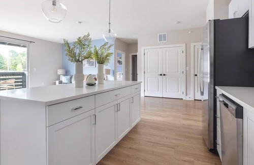 Oakwood Apartment | Landing | Spectacular 2BD, Clubhouse, Gym