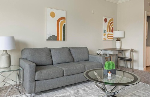Chillum Apartment | Landing | Spectacular Studio, Clubhouse, Gym