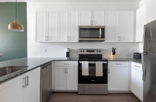 Kyle Apartment | Landing | Stunning 1BD, Gym, Clubhouse
