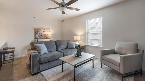Lyman Apartment | Landing Stunning 1BD Gym Clubhouse