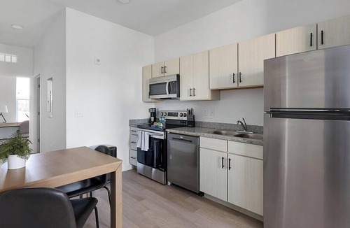Lakeland Apartment | Landing | Stunning 2BD, Clubhouse, Gym