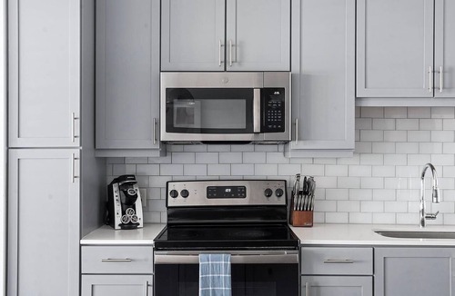 Austin Apartment | Landing | Stylish 1BD, Gym, Clubhouse