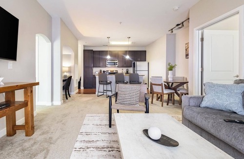 Norfolk Apartment | Landing | Stylish 2BD, Clubhouse, Gym