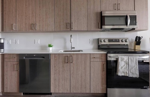 Hialeah Apartment | Landing | Stylish 2BD, Gym