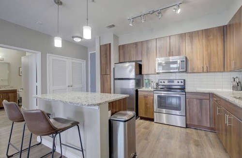 Terrell Heights Apartment | Landing | Stylish 2BD, Clubhouse, Courtyard