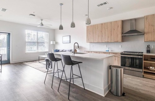 Crestline Heights Apartment | Landing | Stylish 1BD, Clubhouse, Pool