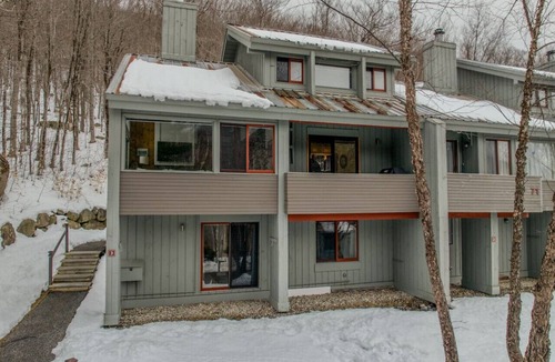 Lincoln House | Large Condo across the street from Loon Mountain!