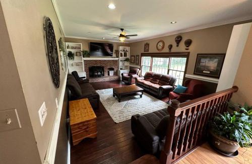 Severn House | Large Home with Private Pool, Gym, Sauna, 7 Bedrooms, Sleeps 21