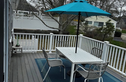 West Dennis Cottage | Last minute Cape cod rental Bikes, Beach ,ac ,laundry ,ping pong table