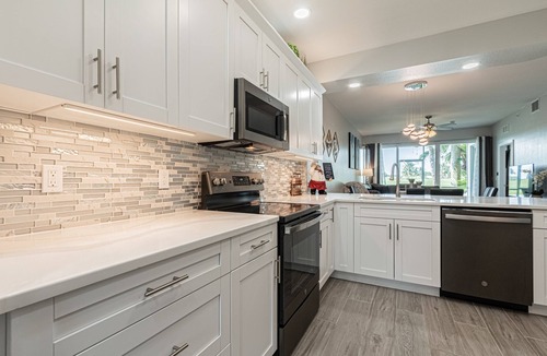 Naples Condo | Lely Greenlinks Resort -White Orchid-Luxury Renovated Modern 1st flr 3bd