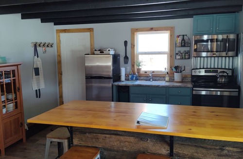 Stockdale Cottage | Liberty Retreat No Added Fees!