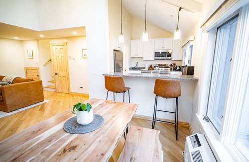 Bartlett Condo | Lift Haus - New Trailside 2br Condo at Attitash - Clean Modern Easy
