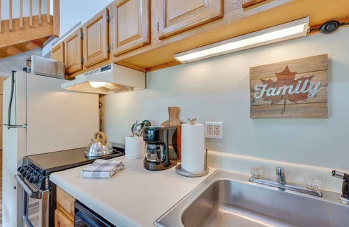 Lincoln Apartment | Lincoln Condo w/Resort Amenities & Mountain Views