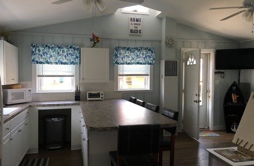 Breakwater Village Cottage | *LOCATION* 2 Min Walk To Private Beach In Breakwater Village/Pt Judith