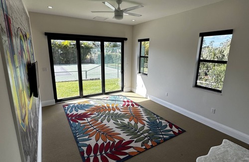 Oakes Estates House | LOCATION , LOCATION, LOCATION ! LUXURY OAKES ESTATES HOME FOR SEASONAL RENTAL