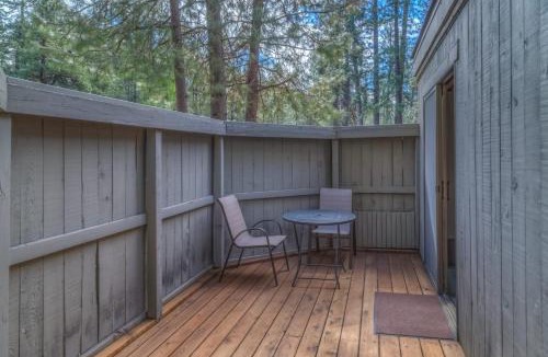 Black Butte Ranch House | Lodge Room 019