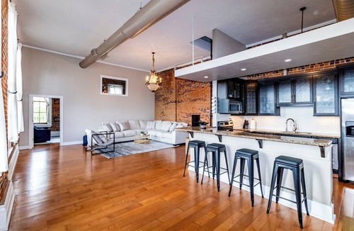 Cedar Falls Apartment | Loft Over Main: The 3rd Floor Urban Lookout 2BR