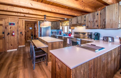 Jackson House | Log Cabin Overlooking Black Mtn and Near Story Land