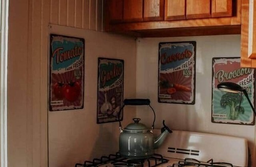 Portage Cabin | Log House: Historic Charm, Modern Comfort on 72 Acres+ Water