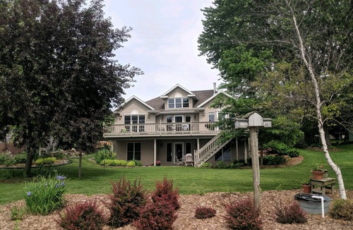 Hilbert House | Lola's Lakeside Estate on Lake Winnebago