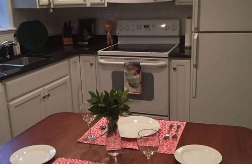 Lexington Cottage | LONG TERM RENTAL ONLY: MIN.30 NITE STAY. VMI & W&L & VA HORSE CENTER - WELCOME!