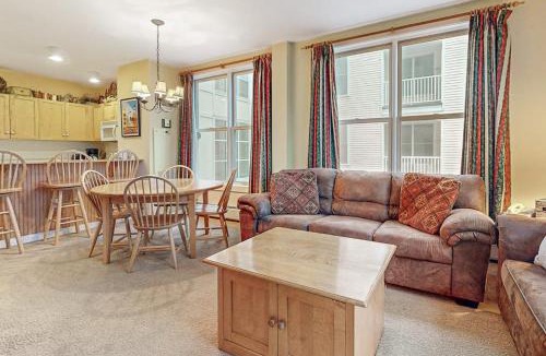 Stratton Mountain Apartment | Long Trail House - 230
