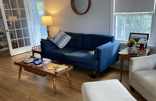 Lordship Cottage | Lordship Stratford , Ct 2Bed/2bath professional home Steps to Beach/bluffs/ eat