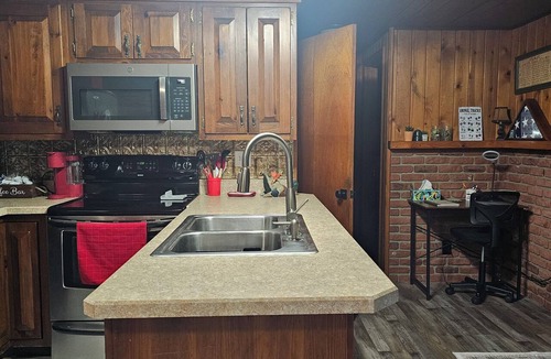 Campbell Cabin | Lovely 2-bedroom cabin with AC in Campbell