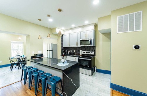 Fairlawn House | Lovely Large Modern 5BR 3.5BA DC Townhouse