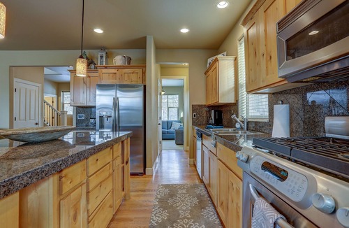 Southwest Bend House | Lovely Outdoor Living with Fireplace, BBQ/Smoker, Mountain Views