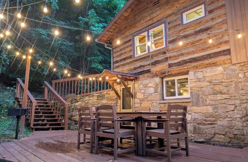 Cataloochee Ranch Apartment | Low LVL Cabin Privte Suite, Kitchenette, AC&Heat, SKI