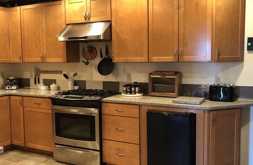 Pacific Beach House | LOW TIDE JULY OPENINGS! Beach house getaway RARE AVAILABILITY! PACK YOUR BAGS!