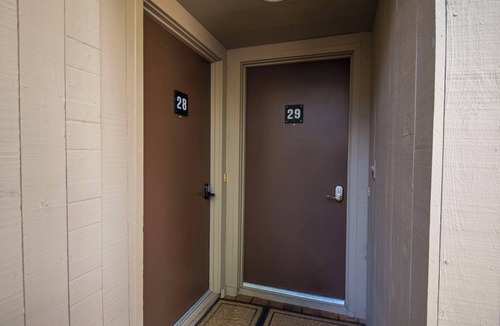 Black Butte Ranch Condo | LR029 | Lodge Condo with a King Bed and private fenced in patio.