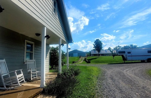 Bluemont Apartment | Lunar Loft, with mountain views