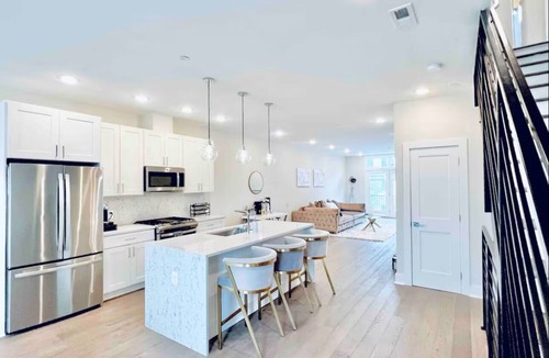 Trinidad House | Luxurious 3-BDR Penthouse @ H St Corridor w/Private Rooftop & Parking