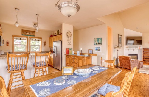 Roads End House | Luxurious Accommodations, Hot Tub & Easy Beach Access Nearby - Ocean Perch