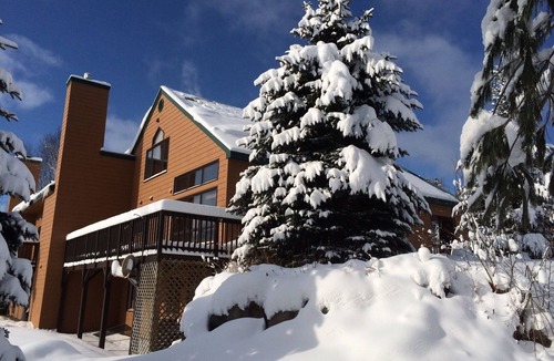 Carroll Condo | Luxurious, Family Friendly, Mountain View, Nearby Ski Slopes
