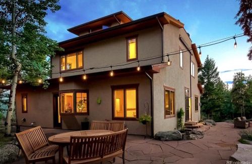 Nederland House | Luxurious Rocky Mountain Retreat above Boulder