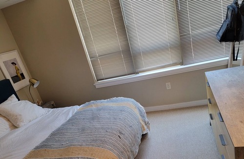 Aurora Highlands Apartment | Luxury 2 Bedroom 2 Bath Apartment 2 Blocks From Pentagon City Mall