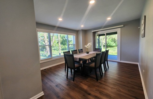 Willowbrook House | Luxury 4-bedroom home in beautiful Willowbrook Forest Preserve area with AC WiFi