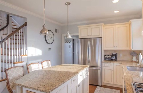 New Shoreham House | Luxury 4BR 4BA on Spring Street with Ocean Views