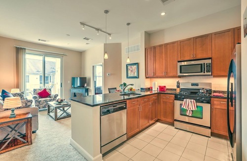 Herndon Apartment | Luxury Apartment with In-unit Washer/Dryer, Balcony, Gym, & Clubhouse.