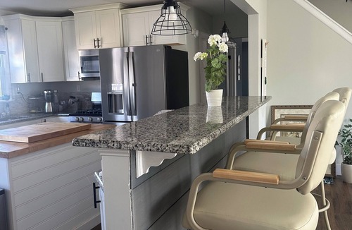Villas House | Luxury Bayside House Near Cape May Beach with Hot Tub